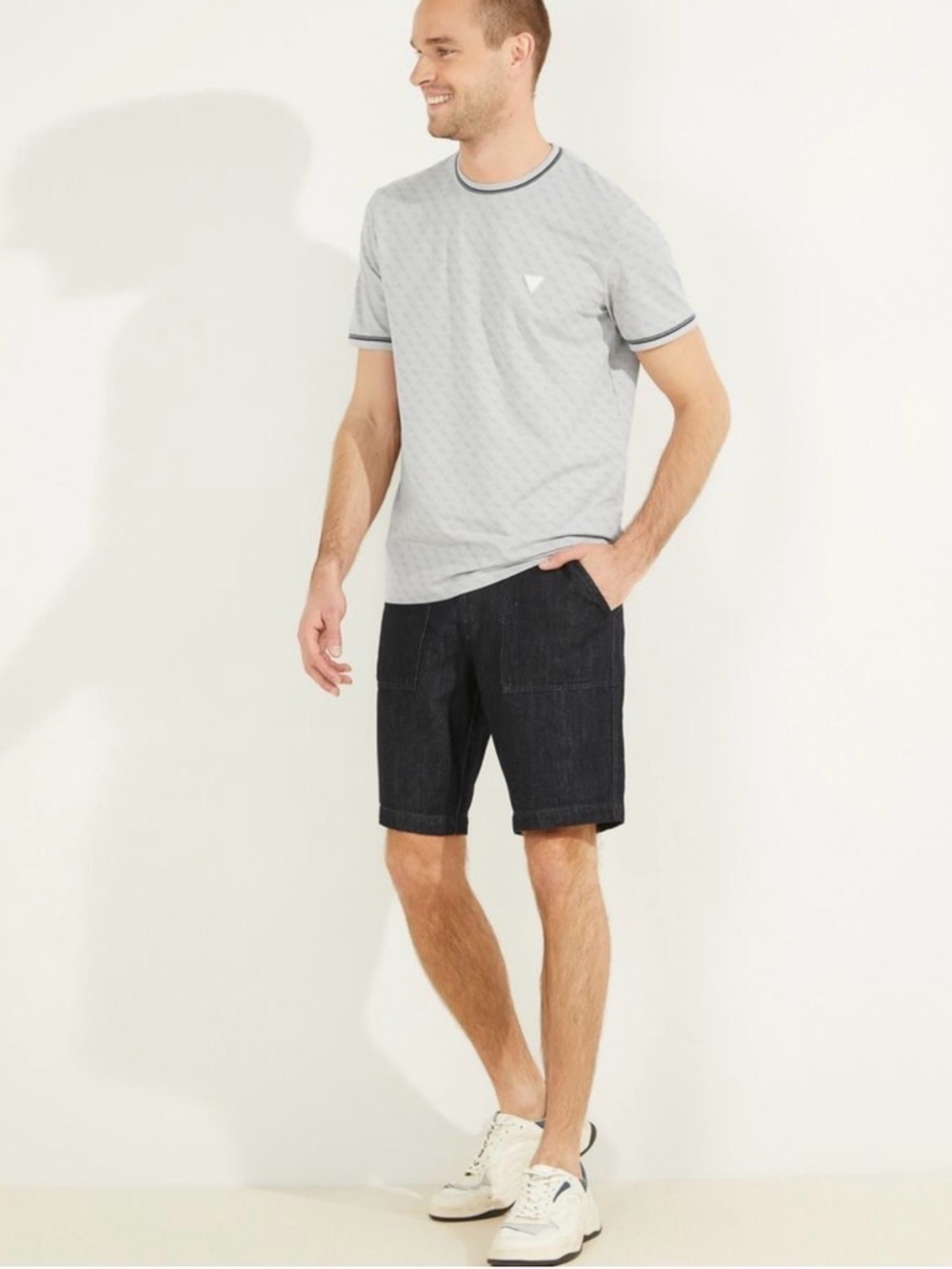 Guess Light Gray Patterned T-Shirt